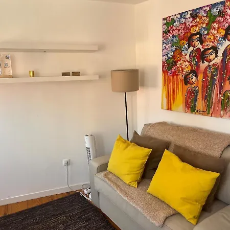 One-bedroom Overlooking Castelo De São Jorge * Lissabon